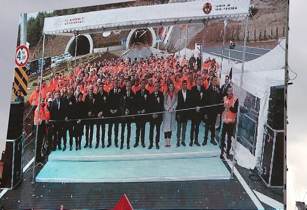 Denizli’de toplu açılış töreni: Başkan Erdoğan’dan muhalefete Yeter! Söz milletin afişi tepkisi