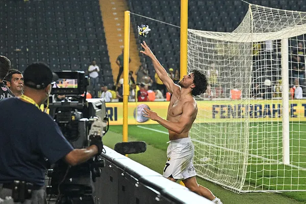 Fenerbahçe’de sakatlık şoku! Ferdi Kadıoğlu’nun kalça kasında...