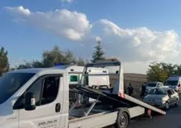 Takla atan otomobil sürücüsü yaralandı