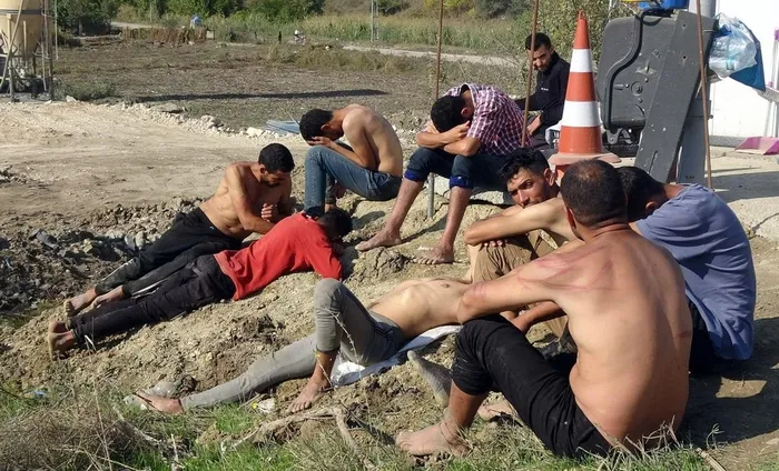 Yunanistan sınırında vahşet! Sopa ve coplarla dövdüler, paralarını aldılar, yarı çıplak halde Türkiye'ye itildiler - 5