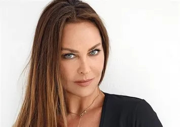 Hülya Avşar 52 yaşında öğrenci oluyor