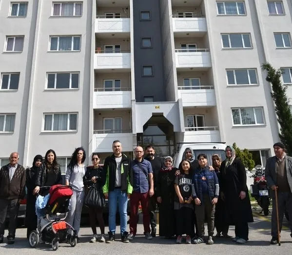 CHP’li belediye depremzedelere zehrini kustu! Söz veren Soyer yapmadığını bırakmadı! Tebligatlar seçim sonrası ulaştı