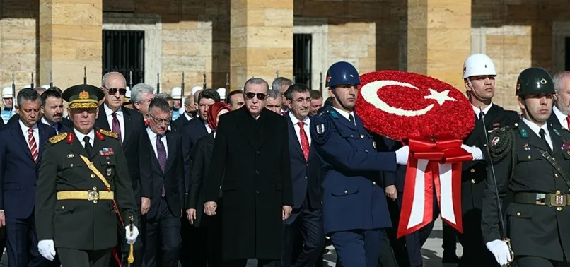 Cumhuriyet 102 yaşında! Başkan Erdoğan'dan Anıtkabir ziyareti: Saldırıların cephesi genişlese de yolumuzdan dönmeyeceğiz