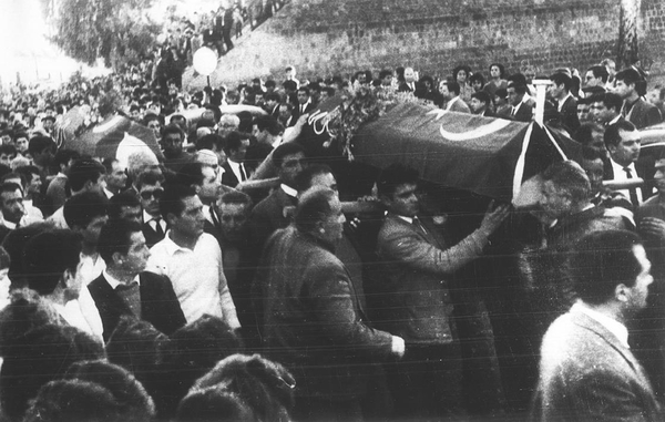 Kanlı Noel katliamının 60’ıncı yılı! Cumhurbaşkanı Yardımcısı Yılmaz Kıbrıs Türkleri için paylaştı: Kardeşlerimizin yanındayız | İşte ‘Kanlı Noel’ katliamının tarihi