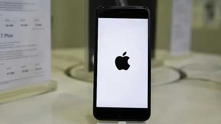 iOS güncellemesi yapanlar isyan etti! iPhone’un o modellerinde dev özellik altüst oldu!