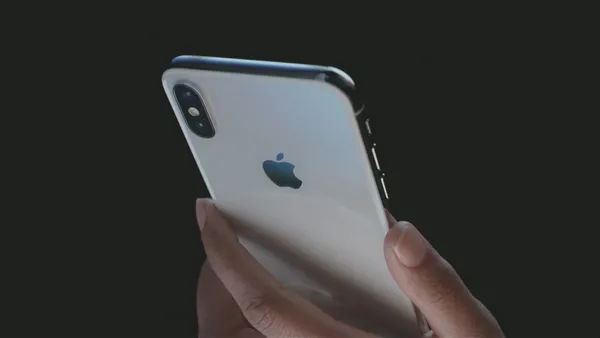 1666884080210.jpg Apple'a büyük şok! iPhone fabrikasında üretimi durduracak gelişme! Binlerce işçi karantinada... - 1