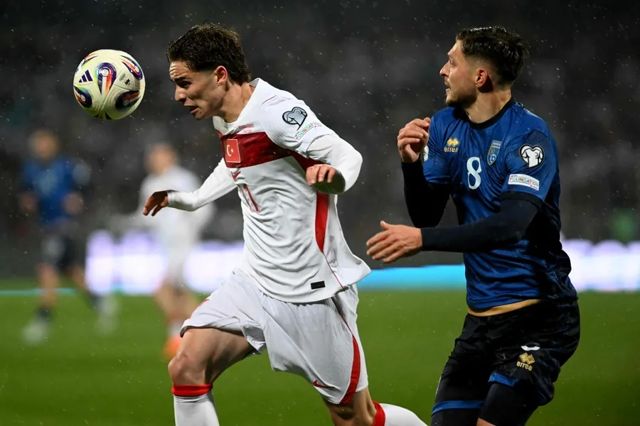 ceyrek-asirlik-hasret-sona-erdi-turkiye-kosovayi-maglup-ederek-dunya-kupasinda-1774990533393.jpg Çeyrek asırlık hasret sona erdi! Türkiye Kosova’yı mağlup ederek Dünya Kupası’nda - 3