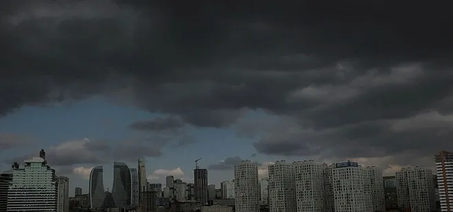 Kara bulutlar İstanbul’u sardı