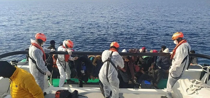Son dakika: Yunanistan'ın ölüme ittiği 33 göçmen kurtarıldı