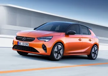Opel yeni otomobilleri ile sahnede!