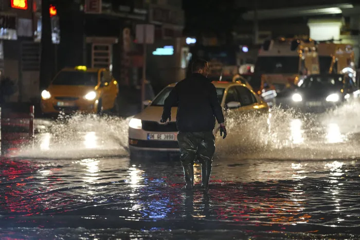 Meteoroloji hava durumu | İstanbul'da sağanak yağış başladı! Ne kadar sürecek? - 7