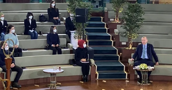 Başkan Erdoğan Millet Kütüphanesi’nde gençlerle buluştu