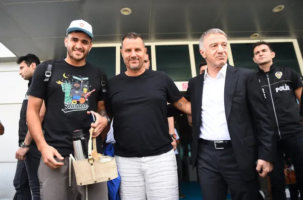 trabzonspor-maxi-gomezin-maliyetini-kapa-acikladi-1662054086137.jpg Trabzonspor Maxi Gomez'in maliyetini KAP'a açıkladı - 3