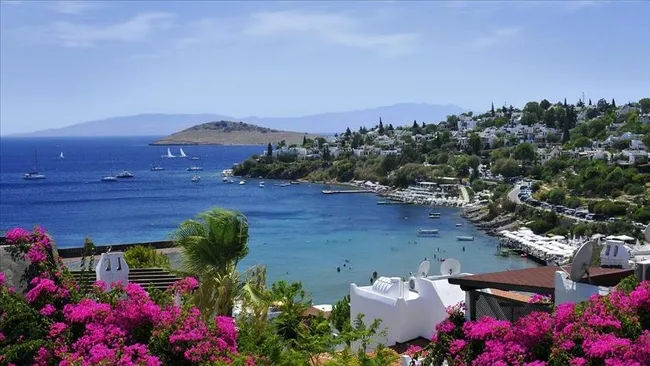 Pandemi nedeniyle yazlık bölgelerde nüfus arttı! Markalar yeni mağazalar açtı dükkan kiraları yükseldi