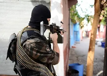 Diyarbakır'da PKK'ya operasyon