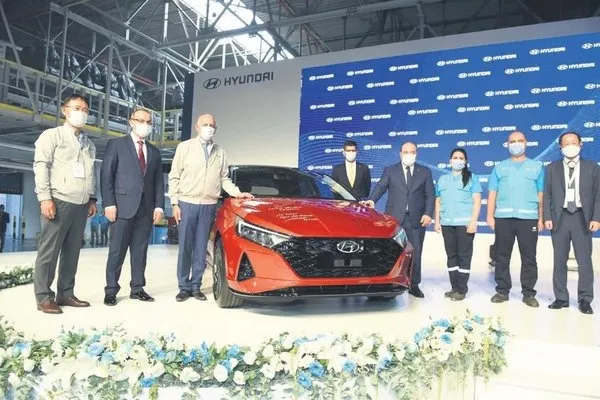 Türk iş insanları yatırıma ara vermiyor