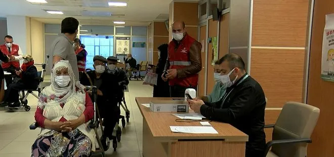 Sultanbeyli'de aşı bilgilendirme ekibi devreye girdi 65 yaş üstü aşılanma oranı yüzde 80'e çıktı