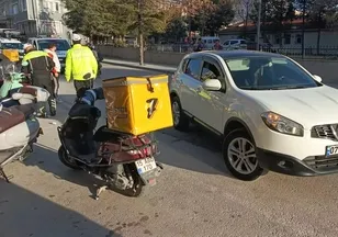 Ciple çarpışan motosikletli yaralandı