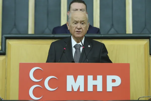 son-dakika-mhp-grup-toplantisi-devlet-bahceli-onemli-aciklamalarda-bulunuyor-1656403383383.jpg Son dakika: MHP Grup Toplantısı | Devlet Bahçeli: Erdoğan'ın adaylığı yasaldır - 4