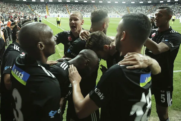 Son şampiyon Beşiktaş galibiyetle başladı! Beşiktaş 3-0 Çaykur Rizespor
