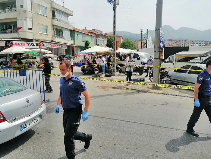 Son dakika: Manisa'da silahlı kavga! 3 kişi yaralandı - 1