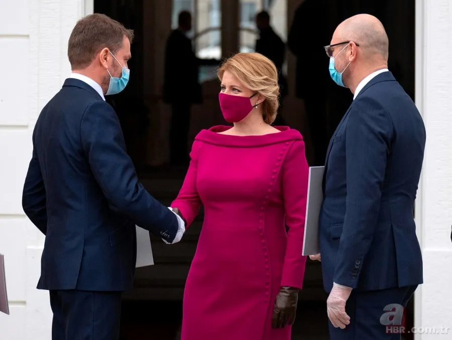 Slovakya'da yeni Başbakan Igor Matovic'in yemin töreninde dikkat çeken Koronavirüs önlemi 5