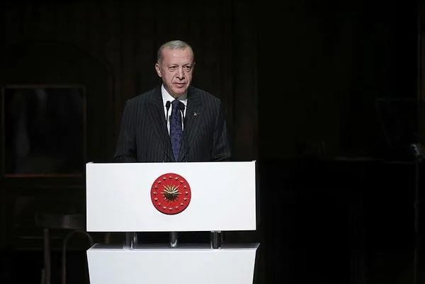 baskan-erdogandan-necip-fazil-kisakureki-anma-programinda-onemli-aciklamalar-dikkat-ceken-ayasofya-mesaji-1652462234956.jpeg Son dakika: AKM'de sergi ve tiyatro gösterimi | Başkan Erdoğan: Bu ülkenin gündemi ve tarafları hiç değişmiyor - 3
