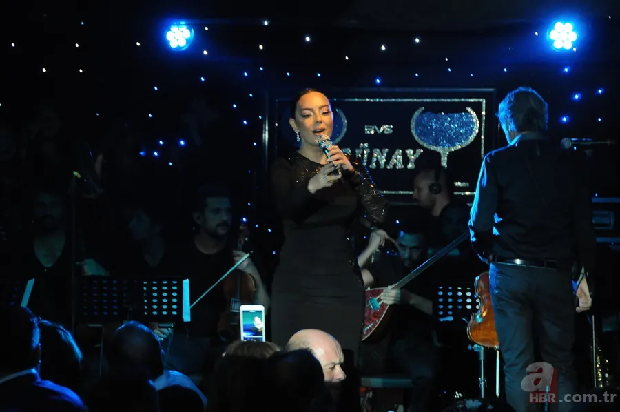 Ebru Gündeş'i dostları yalnız bırakmadı 18