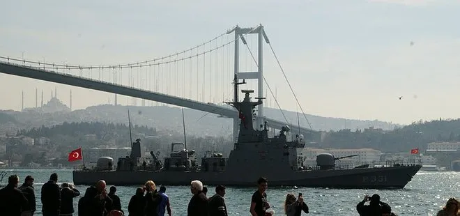 Türk savaş gemileri peş peşe İstanbul Boğazı’ndan geçti