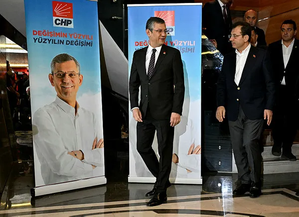 CHP’de Mustafa Sarıgül’den değişimciler üzerinden İmamoğlu ve Özel’e salvolar: Omurgasızlar! Rüzgara göre dans edenler...