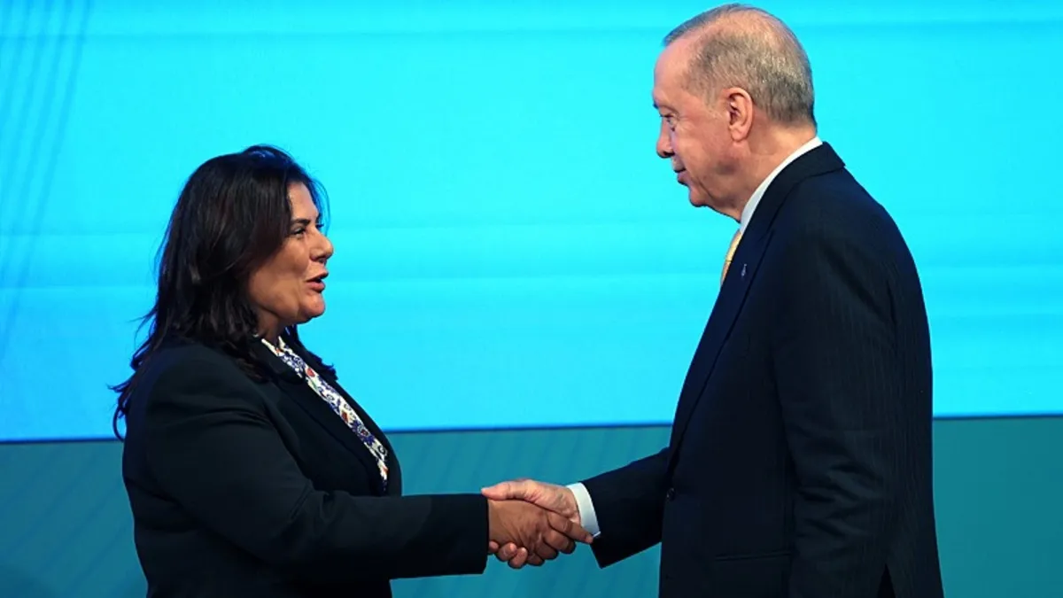 AK Parti'ye katılan Aydın Büyükşehir Belediye Başkanı Özlem Çerçioğlu'ndan ilk açıklamalar: Alnım ak başım dik