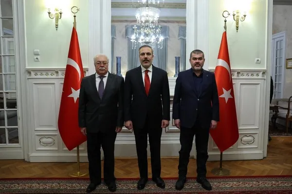 disisleri-bakani-fidandan-siyasi-temas-turkiyenin-bukres-buyukelciliginde-cesitli-temaslarda-bulundu-1706728725781.jpeg Dışişleri Bakanı Fidan'dan siyasi temas! Romanya Başbakanı Marcel Ciolacu ile görüştü - 2