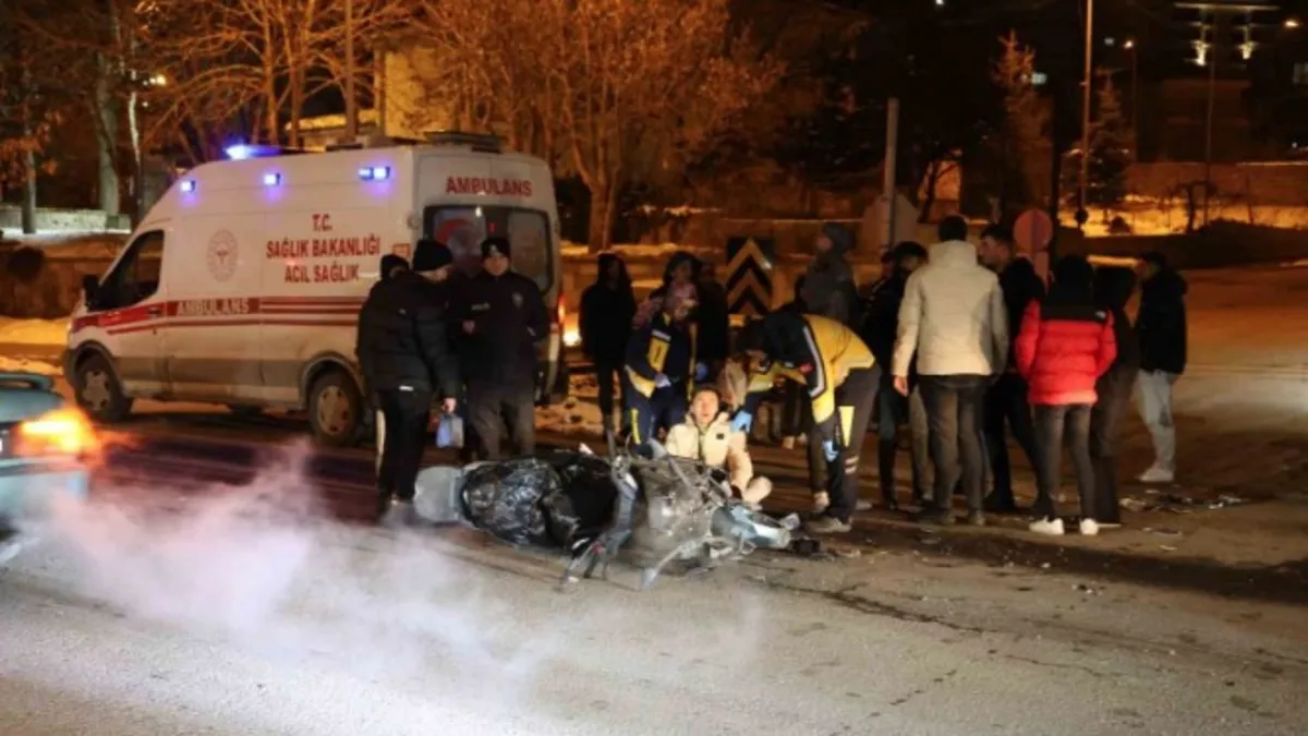 Nevşehir'de kaza! Ehliyetsiz sürücü otomobile çarptı: 2 yaralı