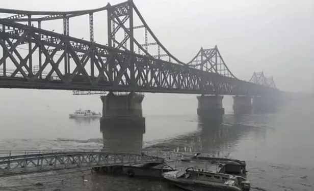 Sınır kafenin ortasından geçiyor! Görenleri hayrete düşüren dünyanın en ilgin ülke sınırları - 3