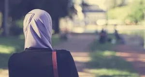 Fransa’da başörtüsü karşıtlığına ibretlik ceza