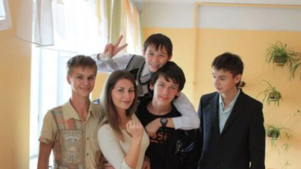 Rus öğretmen sosyal medyayı salladı!