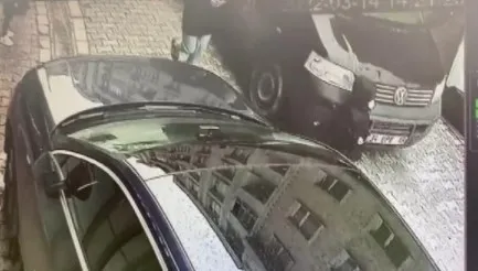 esenyurtta-kahreden-olay-3-yasindaki-ali-minibusun-altinda-can-verdi-1647264449027.jpg Esenyurt’ta kahreden olay: 3 yaşındaki Ali minibüsün altında can verdi - 1