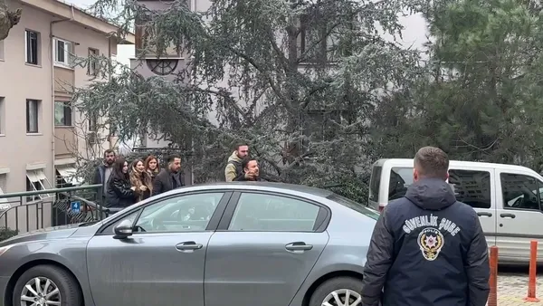 chpli-avukat-feyza-altundan-islama-ve-kutsal-kitabimiz-kurana-kalles-sozler-seriate-sokayim-gozaltina-alindi-1708347613968.jpg CHP'li Avukat Feyza Altun'dan İslam'a ve kutsal kitabımız Kur'an'a kalleş sözler: "Şeriate sokayım" | Serbest bırakılmasına itiraz - 8