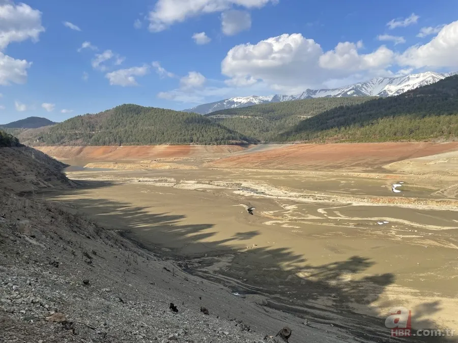 Bursa'nın içme suyu kaynaklarından Nilüfer Barajı kurudu 3