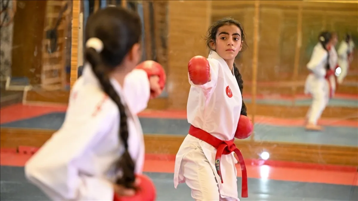 Milli karateciler yurda 28 madalya ile döndü