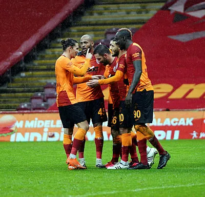 Galatasaray gol olup yağdı! Sarı kırmızılılar Gençlerbirliği’ni farklı skorla geçti