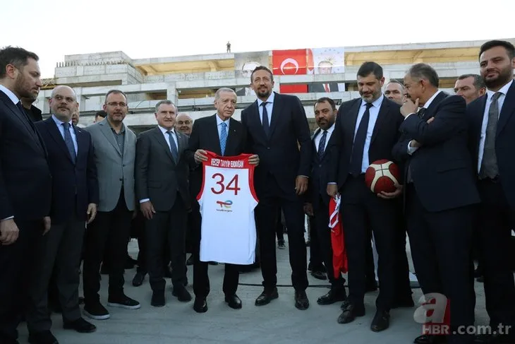 Başkan Recep Tayyip Erdoğan’dan basketbol sohbeti: Şu ana kadar mağlubiyet yok!