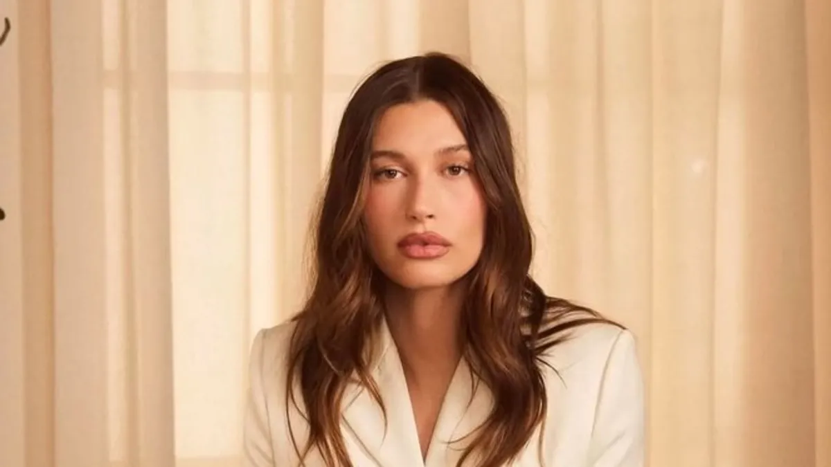 Hailey Bieber resmen milyarder oldu!