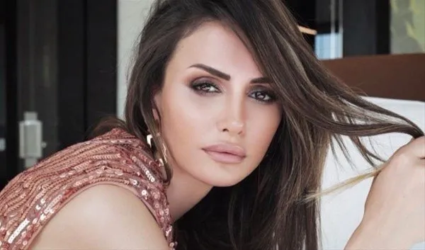Serenay Sarıkaya’nın o pozu ortaya çıktı! Ünlülerin ünlü olmadan önceki halleri şaşkına çevirdi