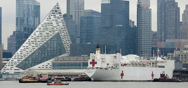 ABD donanmasına ait hastane gemisi New York’ta