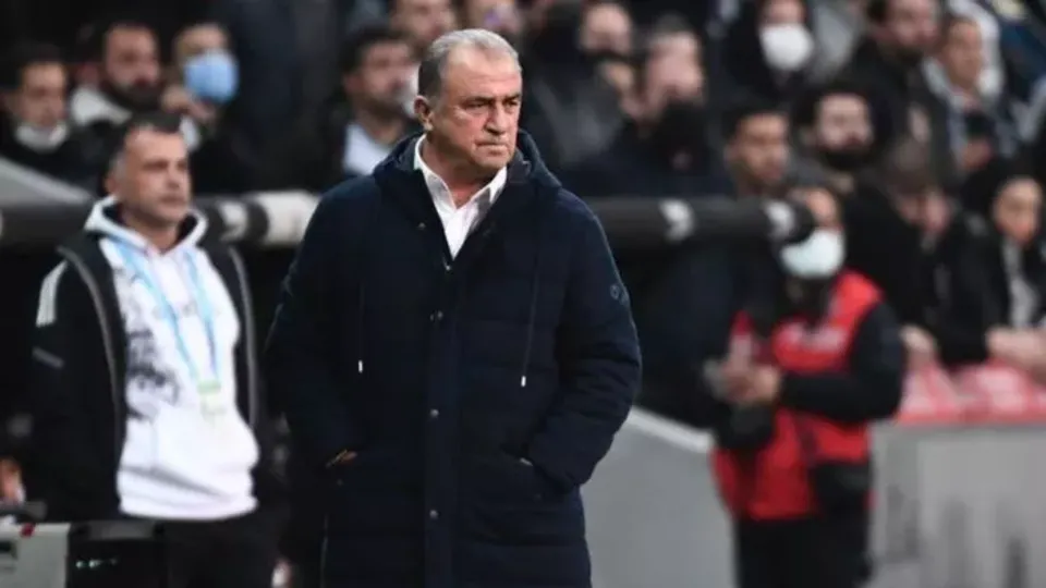 Galatasaray'da devre arası transfer operasyonu için harekete geçildi! İşte gündemdeki isimler