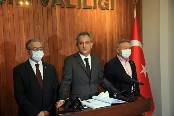 Milli Eğitim Bakanı Mahmut Özer'den yüz yüze eğitim açıklaması! Süreç kontrollü şekilde devam ediyor - 1