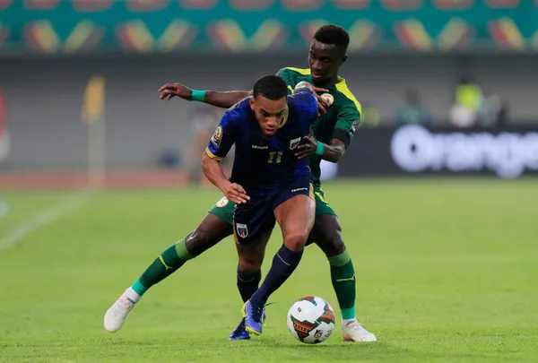 mbaye-diagne-galatasaray-taraftarini-heyecanlandirdi-idrissa-gueye-paylasimi-sosyal-medyayi-salladi-1656055882556.jpg Mbaye Diagne Galatasaray taraftarını heyecanlandırdı! Idrissa Gueye paylaşımı sosyal medyayı salladı - 4