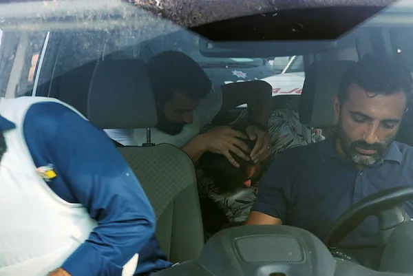Antalya'da bankada gerçekleşen rehine krizi sona erdi: Banka müdürü ve çalınalar kurtarıldı! Zanlı gözaltında - 7