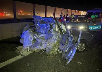 İzmir'de korkunç kaza! Hızını alamadı arkadan çarptı: 1 ölü, 2 yaralı